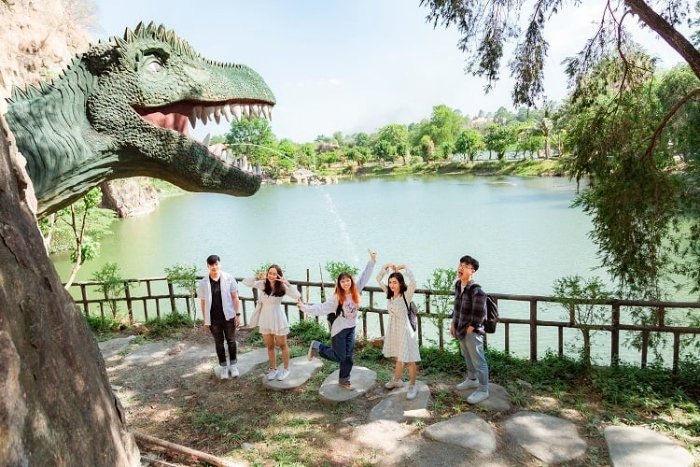 Chiêm bao thấy cả gia đình đi du lịch Đức cùng nhau