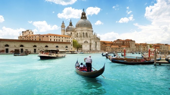 Khi chiêm bao thấy đi du thuyền tại Murano ở Ý đánh ngay và luôn 11 - 66.